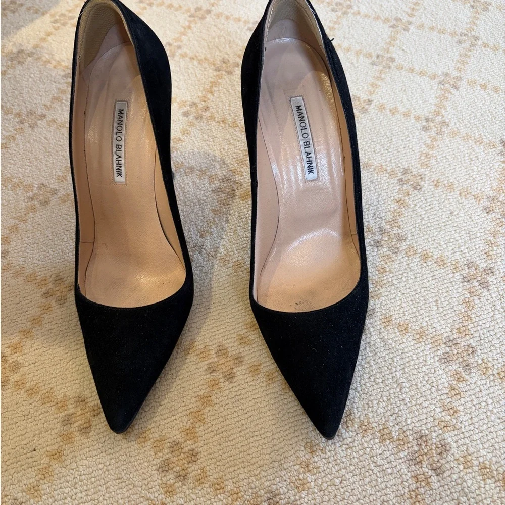 Manolo Blahnik Black Suede Pointed-Toe Stiletto Heels - Picture 1 of 3